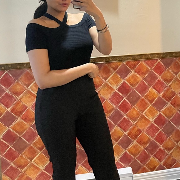 Black t shirt off-shoulders - Picture 7 of 8